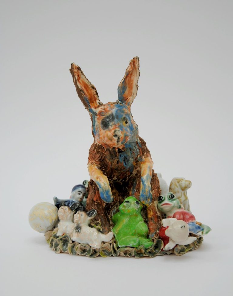 Hase – Höhe 20 x 20 x 16 cm, glazed ceramic, found objects of porcelain, 2010