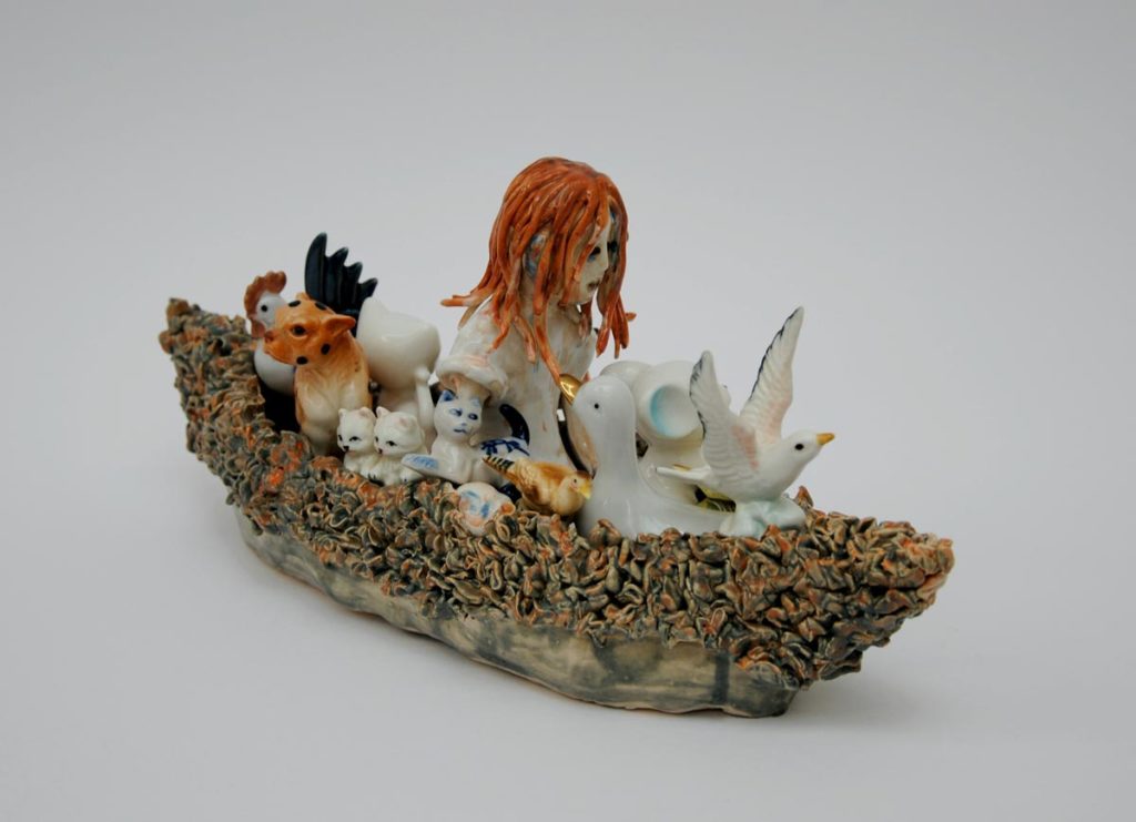 Zoe – 15 x 31 x 12 cm, glazed ceramic, found objects of porcelain, 2010