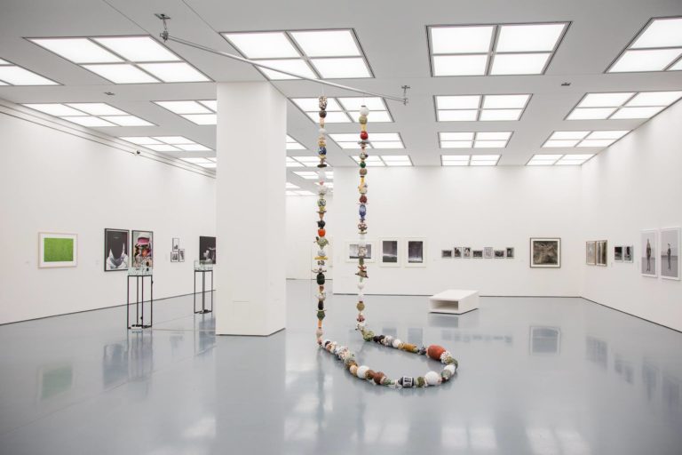Museum Kunstpalast, Düsseldorf, 2018
Kette, hier: 17 m
Foto: Evangelos Koukouwitakis