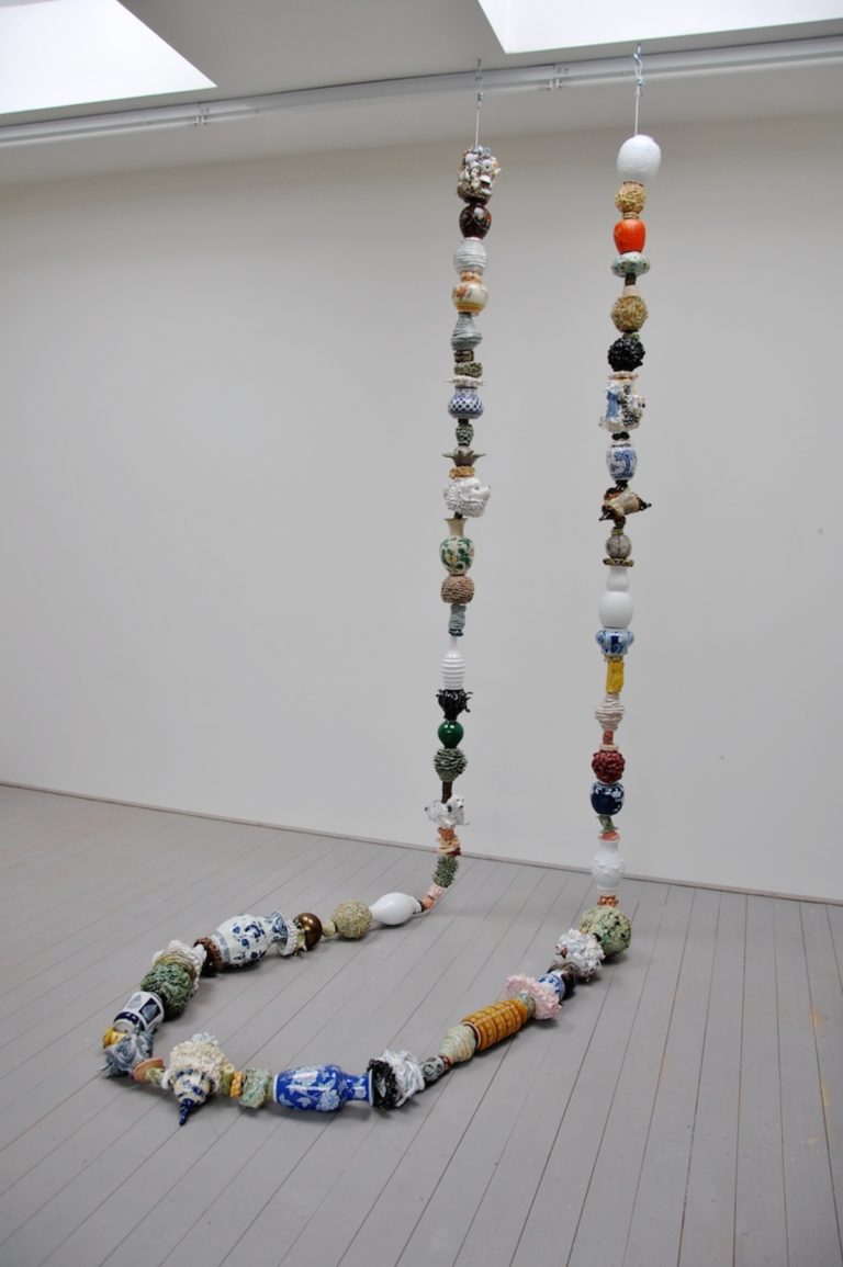 Atelieransicht, \"Kette\" , raum/ortsbezogen, hier: 12 m
